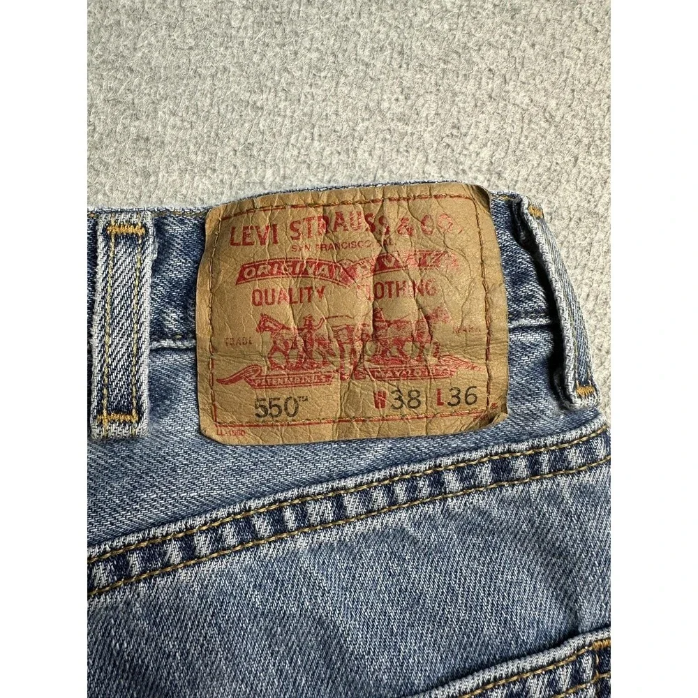 Vintage Levi's 550 Jeans Men 36x28 Relaxed Fit Light Wash Blue Denim Made in USA
